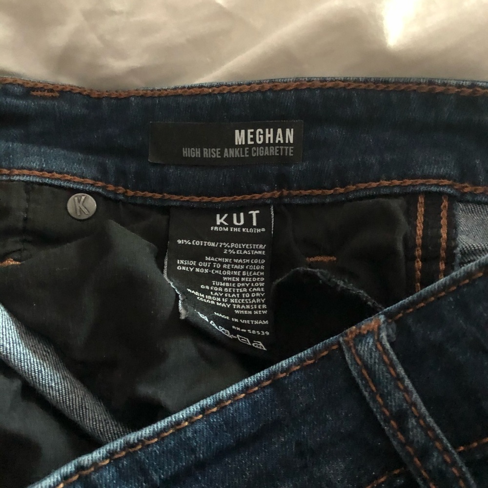Kut from the kloth skinny ankle jeans.